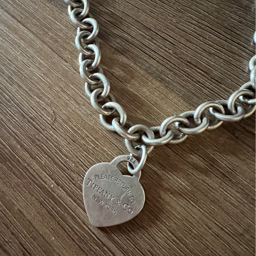 Tiffany Choker